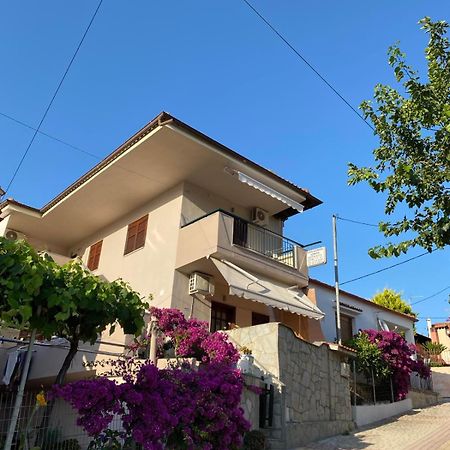 Miranda Studios Paliouri Luaran gambar