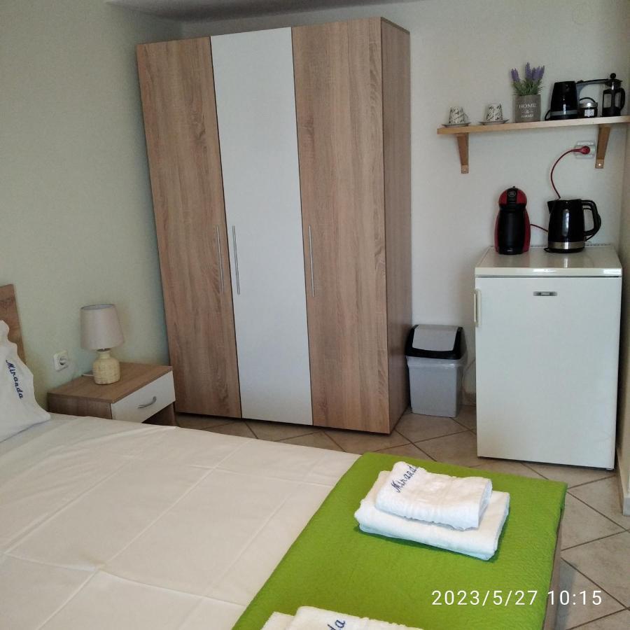 Miranda Studios Paliouri Luaran gambar